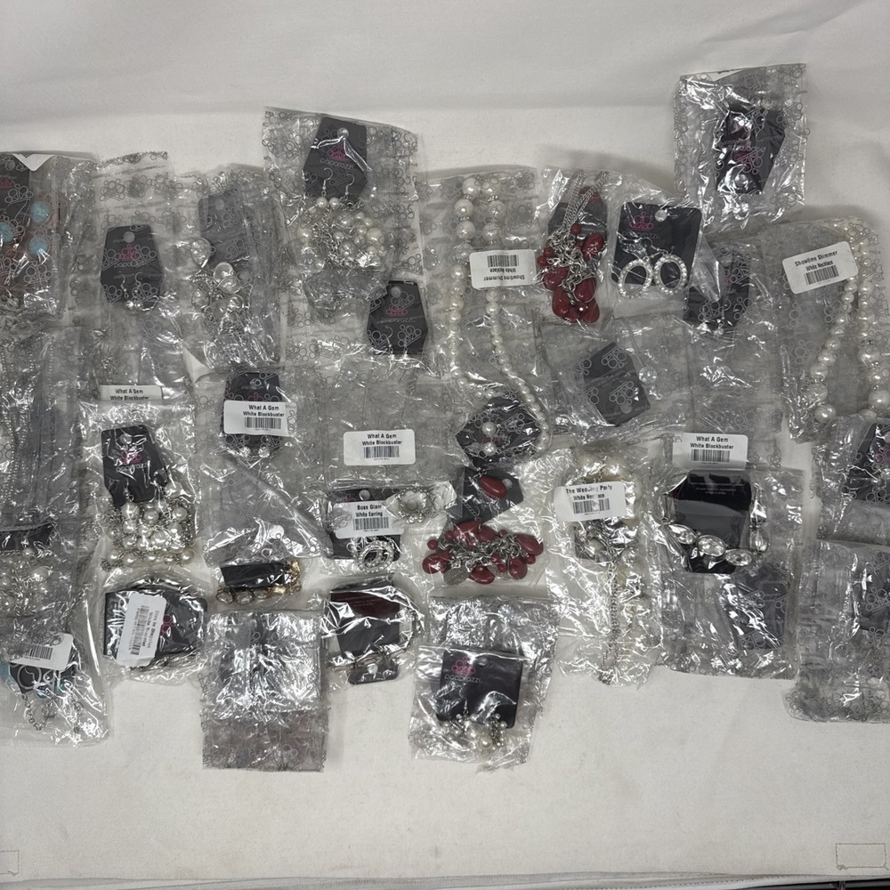 Paparazzi costume Jewelry lot: 30+ Items!